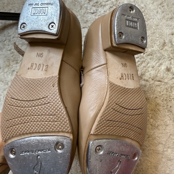 Bloch Tan Kids Size 9 Tap Shoes - Picture 4 of 5